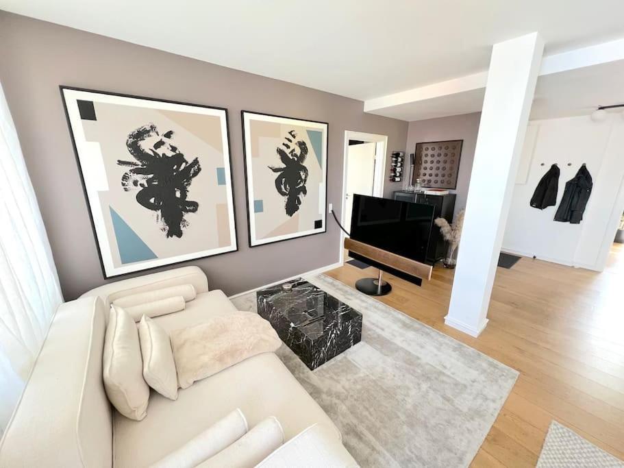 High-end Central Apt - Luxury Apartment