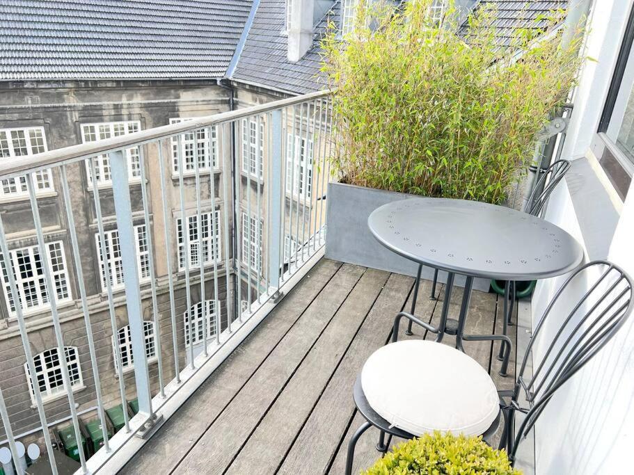 High-end Central Apt - Luxury Apartment